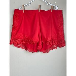 Torrid Size 22 Red Lace Applique Shorts - Plus Size (Repair Needed)